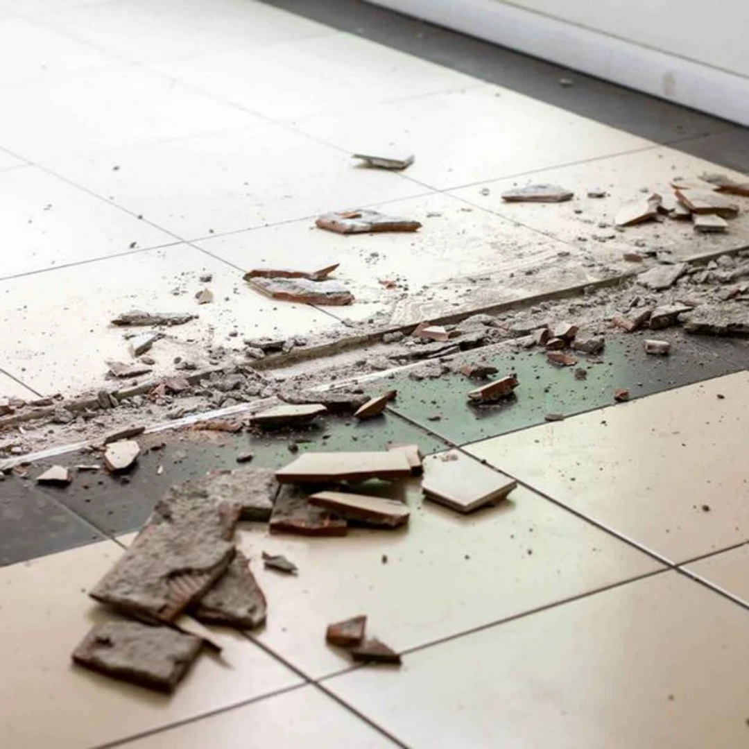 Dấu hiệu cảnh báo ron gạch cần được xử lý chống thấm