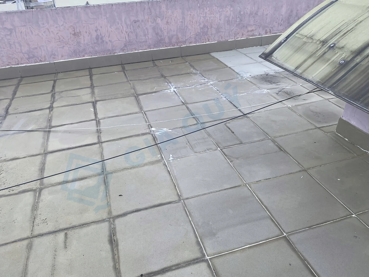 Những lưu ý quan trọng khi áp dụng cách chống thấm ron gạch