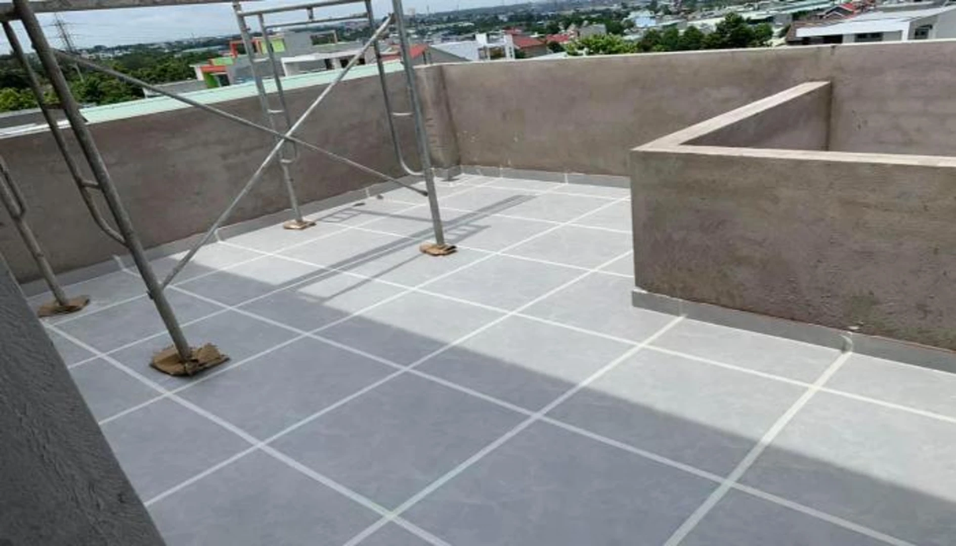 Tại sao ron gạch lại bị xuống cấp và thấm nước