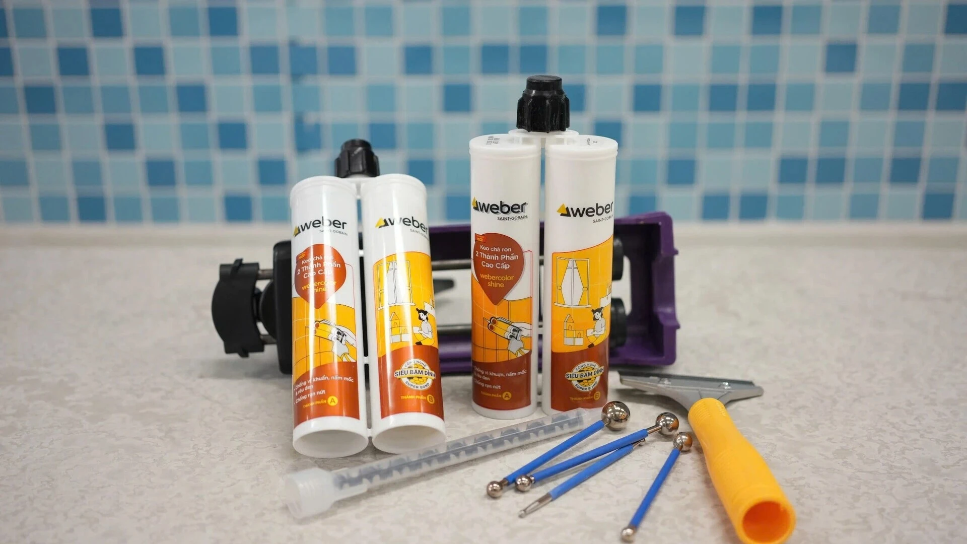 Cách sử dụng keo epoxy chà ron