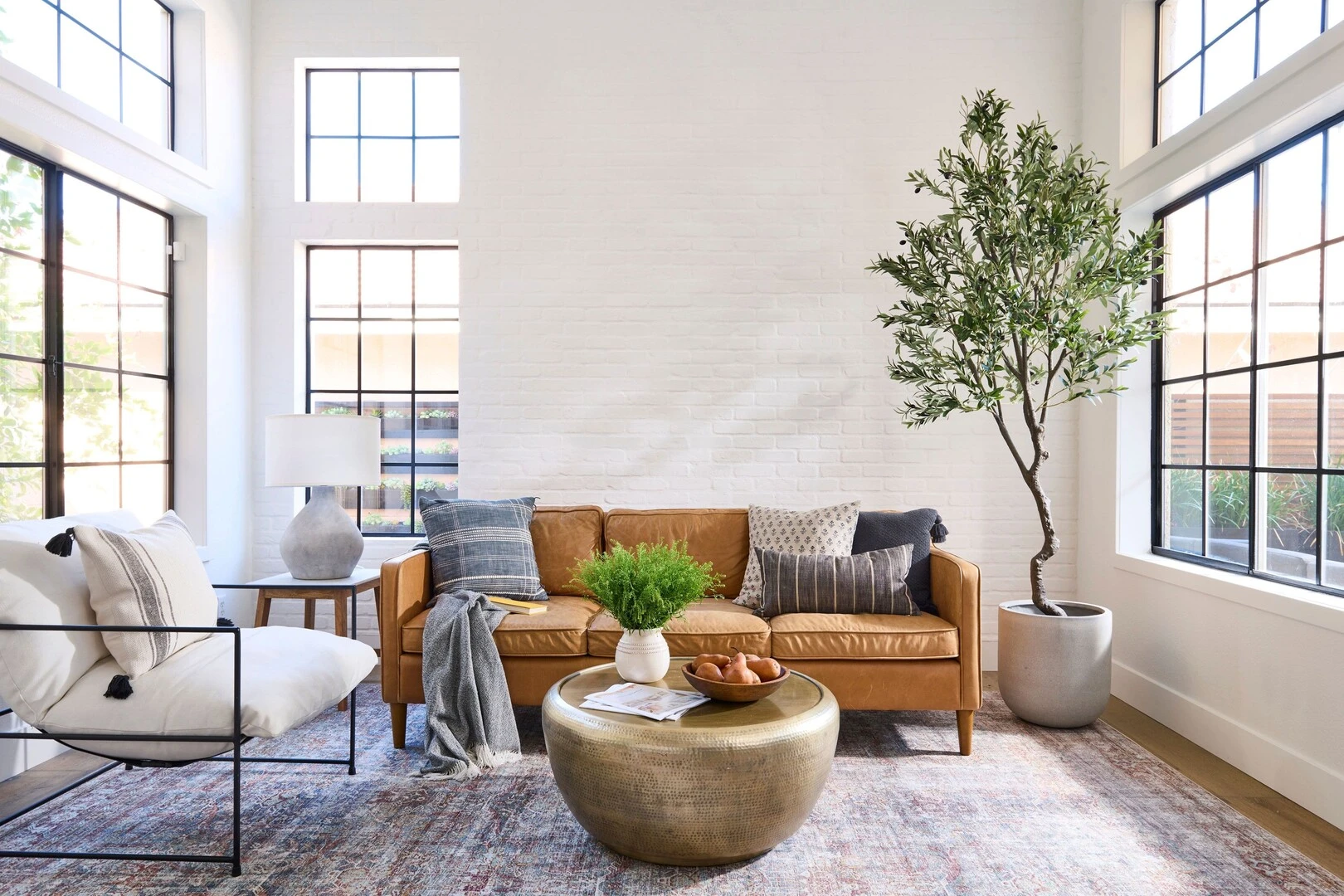 Chọn sofa phù hợp phong cách hiện đại giúp không gian hài hòa
