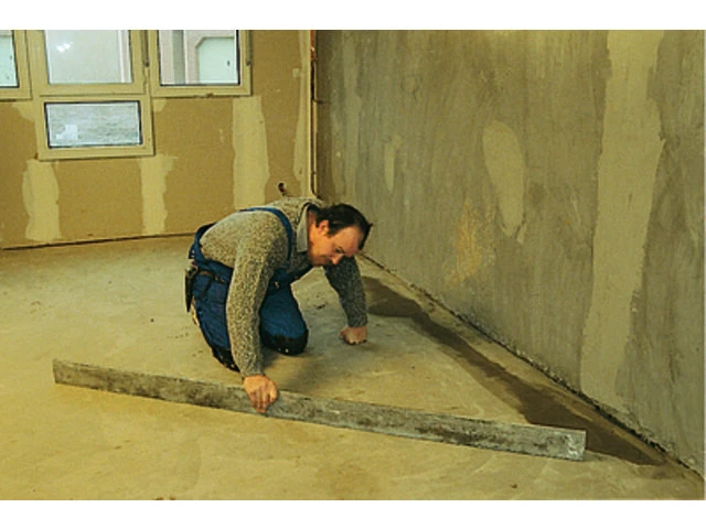 Thi công ốp lát gạch bước 1